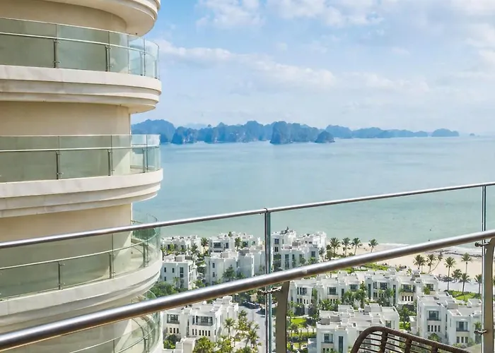 Khách sạn hẻo lánh Terra Bay Citadines Hạ Long